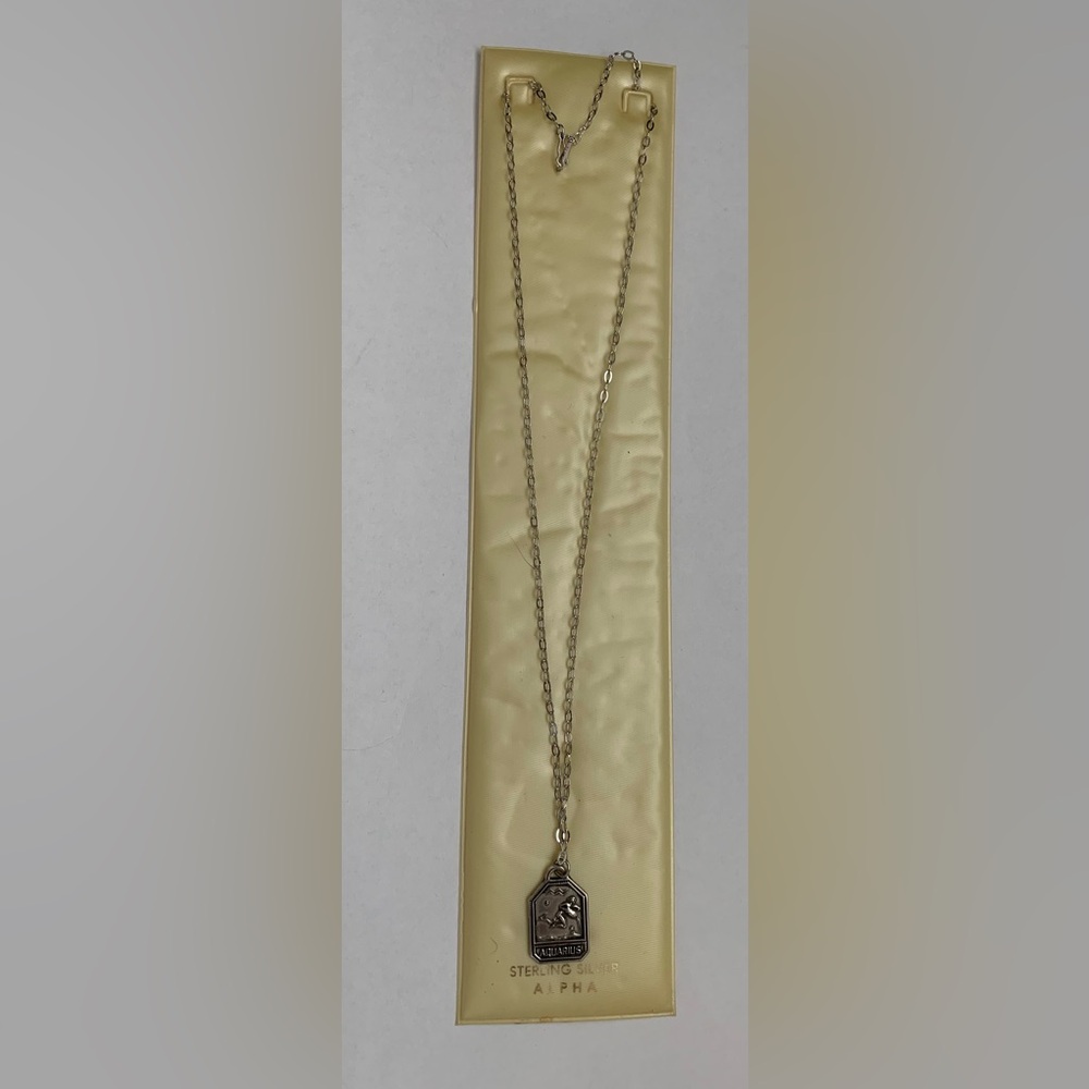 Aquarius zodiac pendant with 18” chain Sterling silver  NEW Vintage - Picture 2 of 11